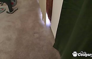 Mature amateur spreading HD video.
